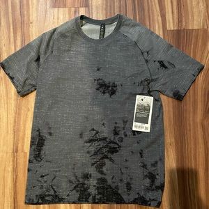 Mens metal vent size medium new with tag